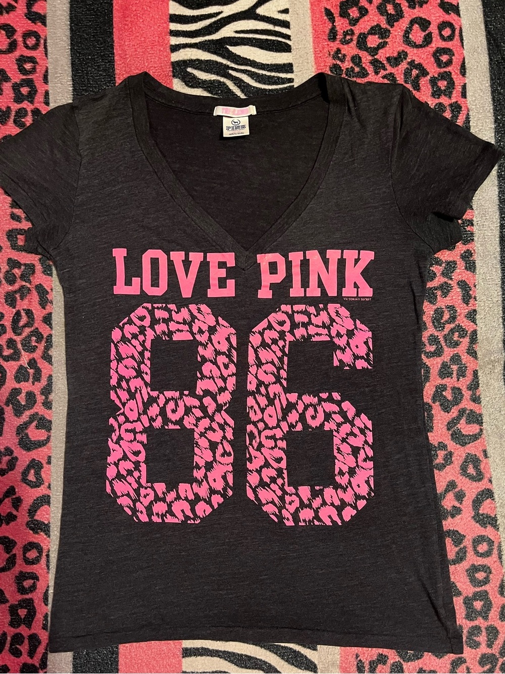 Vintage PINK Victoria's Secret leopard print v neck shirt